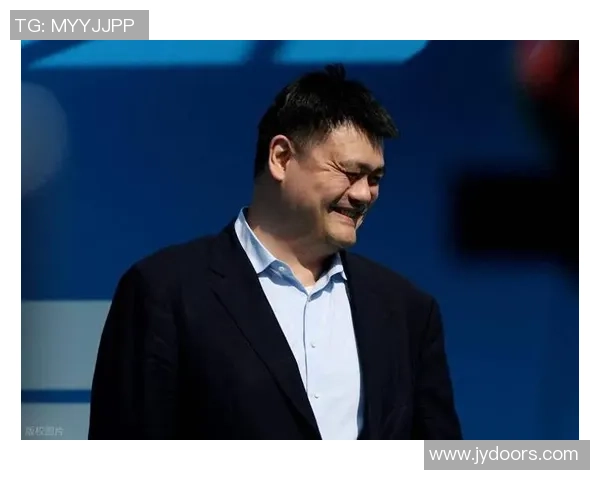 姚明的贴身保镖揭秘：如何守护这位篮球巨星的安全与隐私