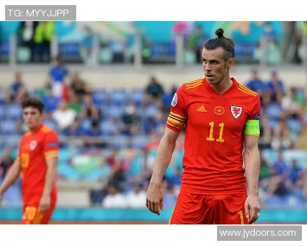 赛后分析V5与EDG对决中的战术运用与策略调整探讨 赛后分析V5与EDG对决中的战术运用与策略调整探讨