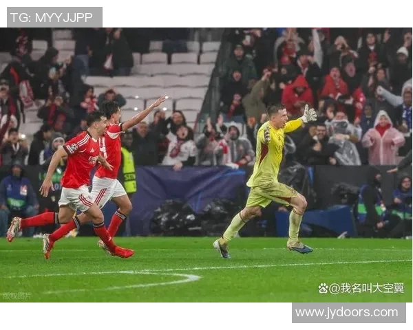 意甲激战：多特蒙德大胜本菲卡神奇扑救引发转会热议