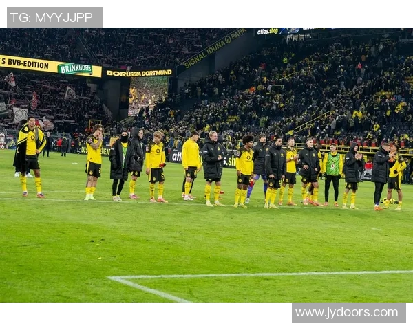 德甲焦点战：那不勒斯凭红牌逆袭多特蒙德全场数据解析