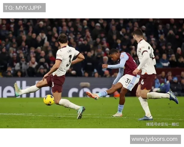 热刺逆转AC米兰足总杯之战红牌争议引发全场热议战术解析