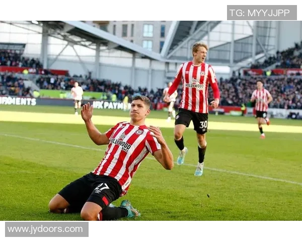 友谊赛巴黎圣日耳曼与尤文图斯战平帽子戏法瞬间引发全场热议 友谊赛巴黎圣日耳曼与尤文图斯战平帽子戏法瞬间引发全场热议