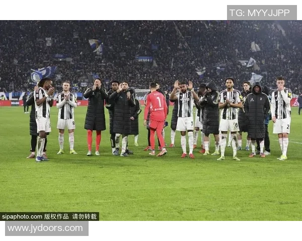 尤文图斯惊险逆转巴黎圣日耳曼乌龙球成比赛转折点引发全场狂欢